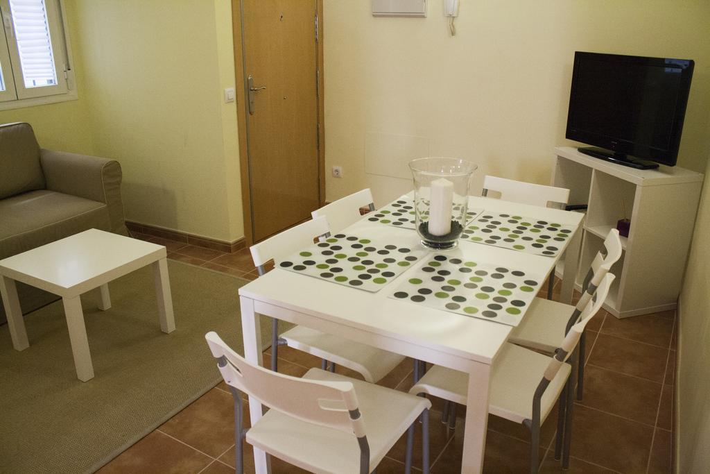 Apartamentos El Puente Μαδρίτη Δωμάτιο φωτογραφία