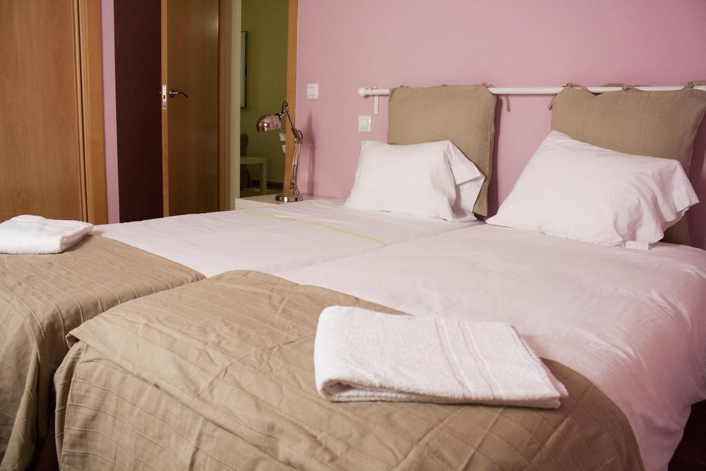 Apartamentos El Puente Μαδρίτη Δωμάτιο φωτογραφία