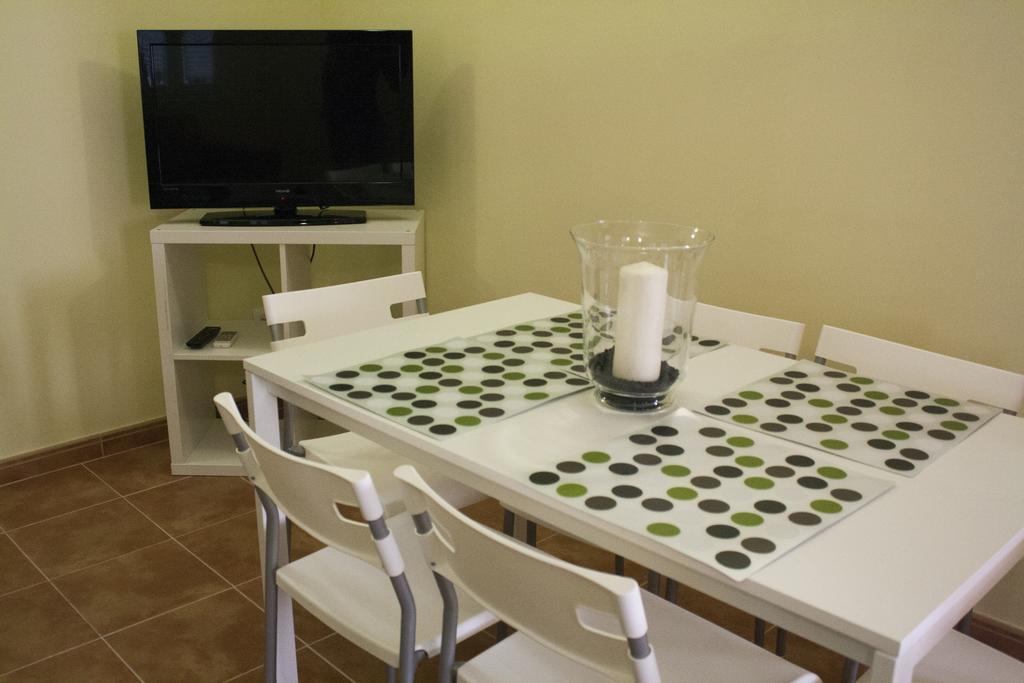 Apartamentos El Puente Μαδρίτη Δωμάτιο φωτογραφία